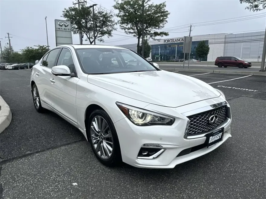 2022 Infiniti Q50 LUXE photo 1