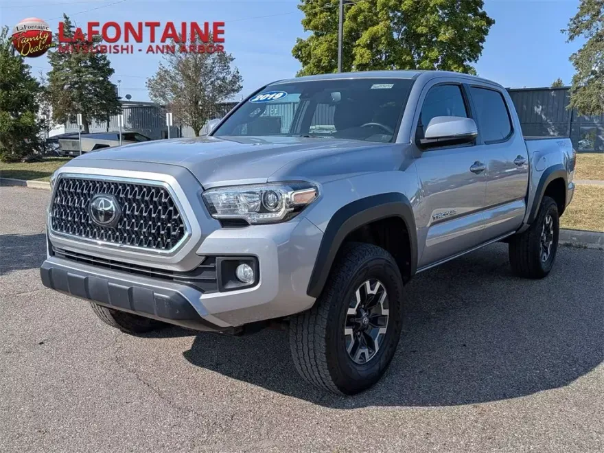 2019 Toyota Tacoma TRD Off-Road V6 photo 1