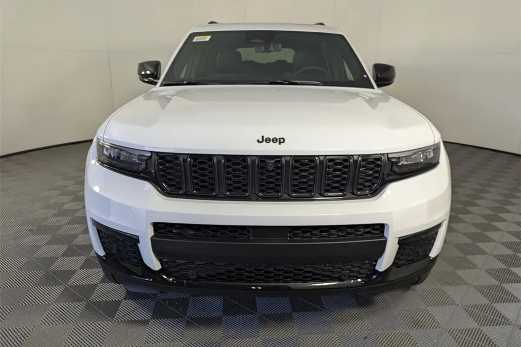2025 Jeep Grand Cherokee Limited photo 1