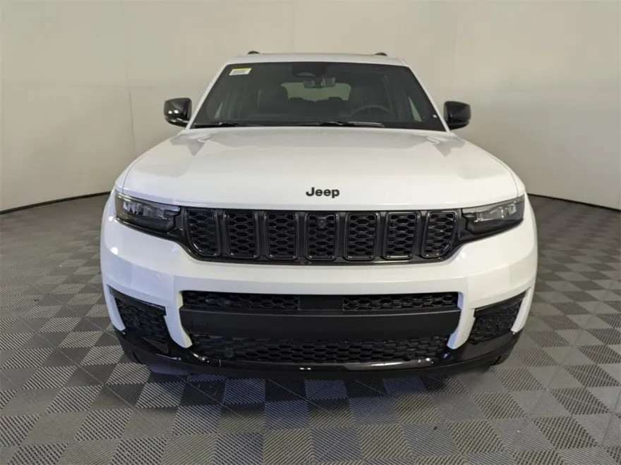 2025 Jeep Grand Cherokee Limited photo 1