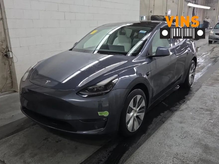 2022 Tesla Model Y Long Range photo 1