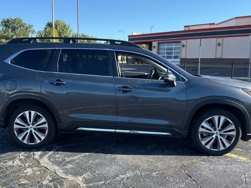 2021 Subaru Ascent Limited photo 1