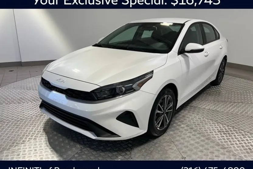 2022 Kia Forte LXS photo 1