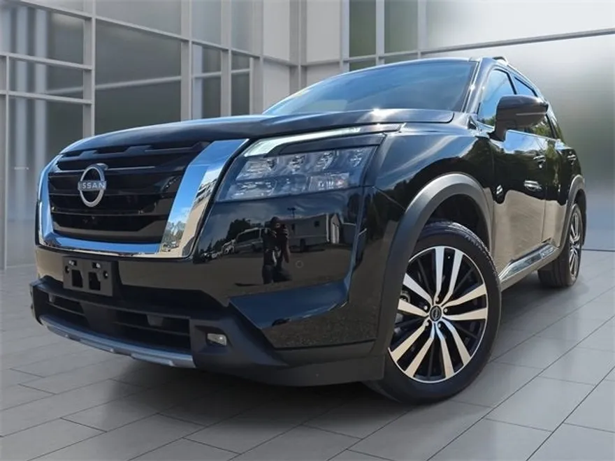 2025 Nissan Pathfinder Platinum photo 1