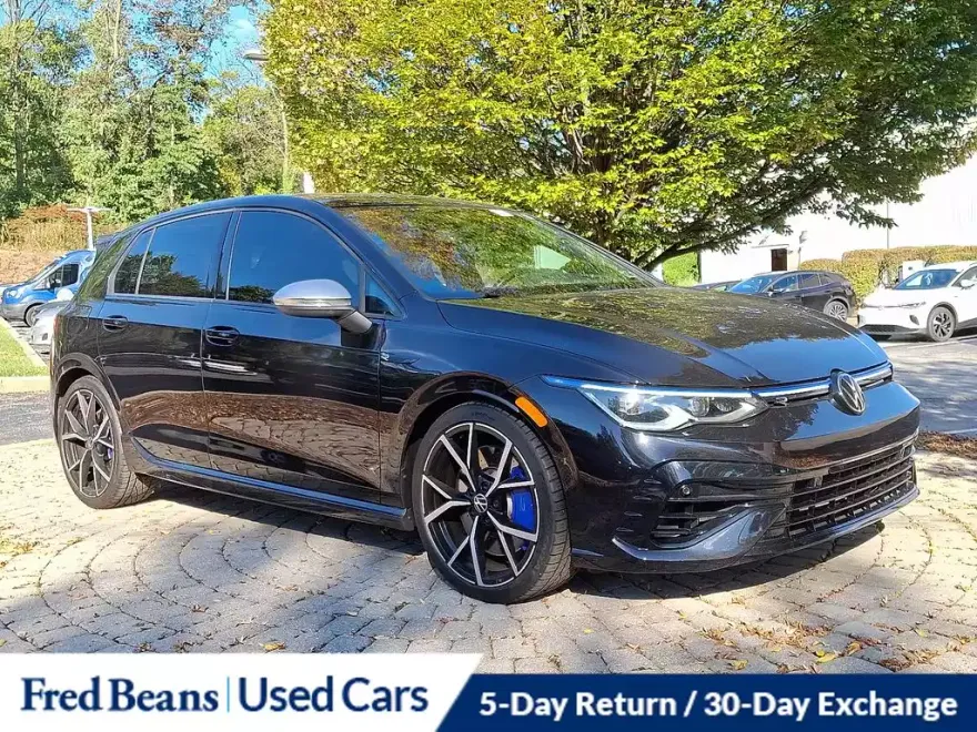 2023 Volkswagen Golf R photo 1