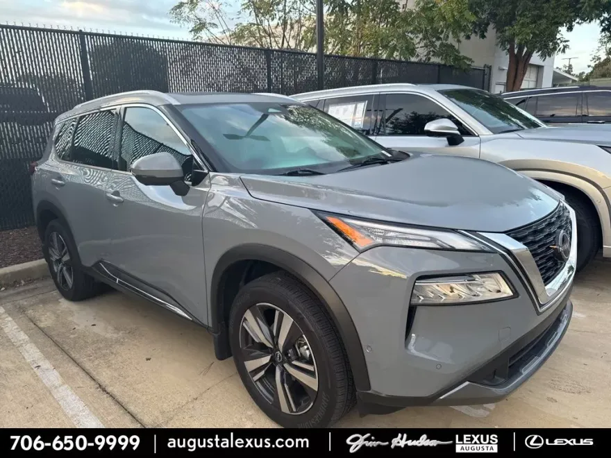 2023 Nissan Rogue SL photo 1