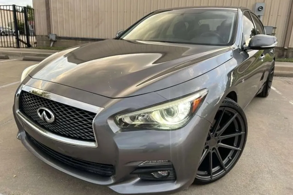 2014 Infiniti Q50 3.7 Premium photo 1