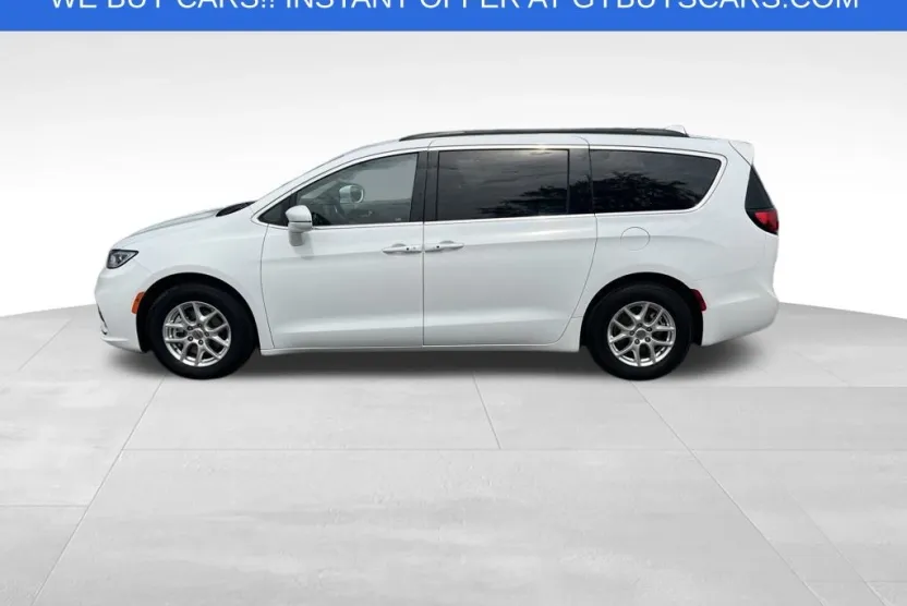 2022 Chrysler Pacifica Touring L photo 1
