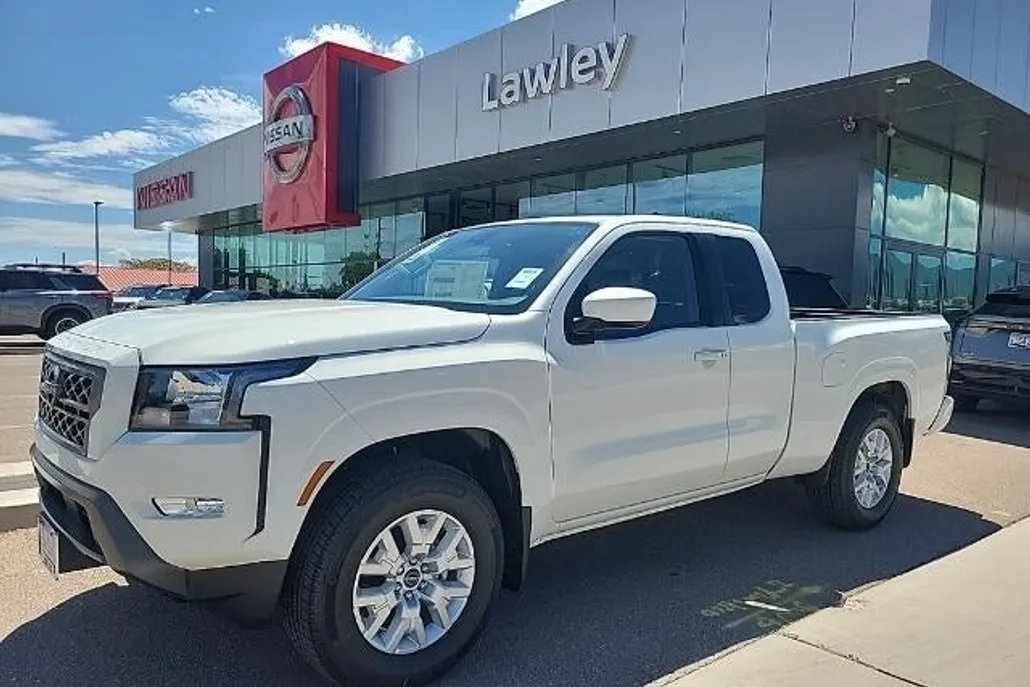 2024 Nissan Frontier King Cab SV photo 1