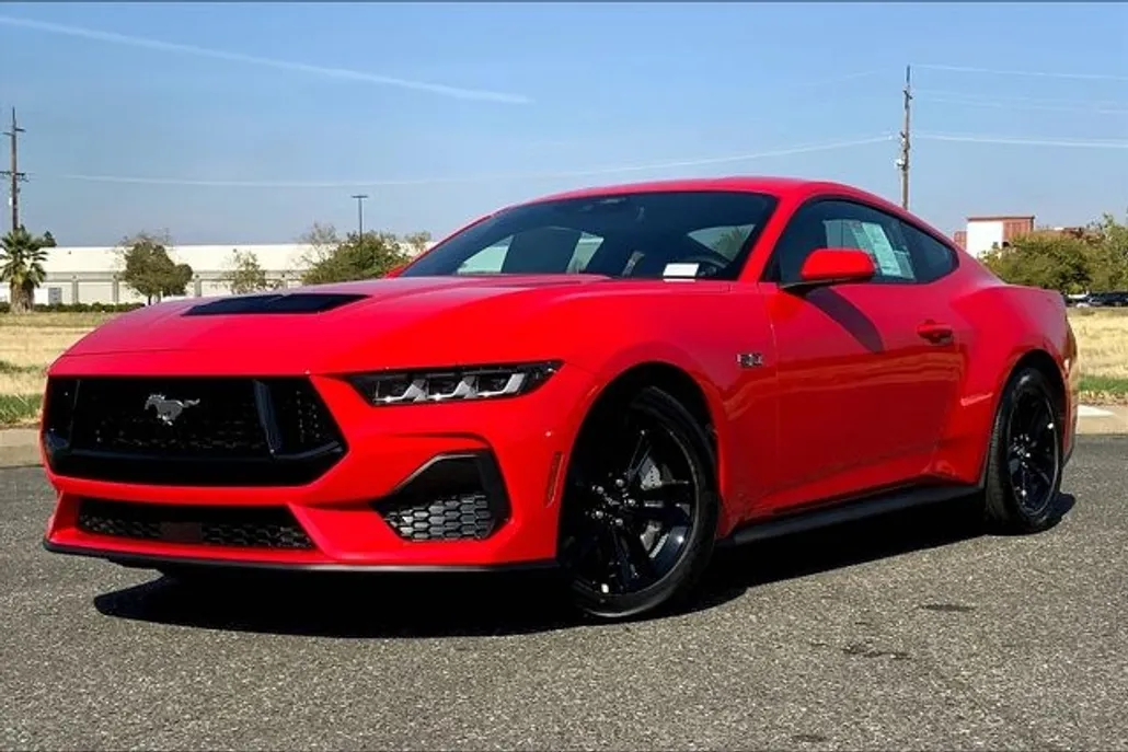 2024 Ford Mustang GT photo 1
