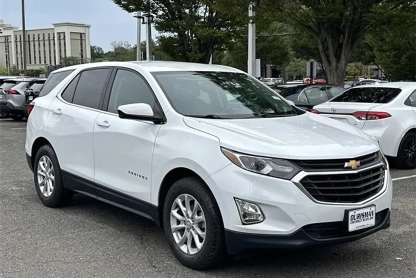 2020 Chevrolet Equinox LT photo 1