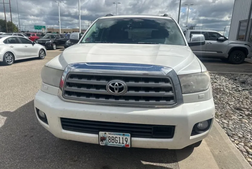 2012 Toyota Sequoia Platinum photo 1