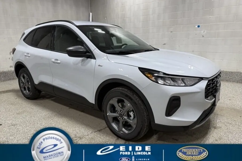 2025 Ford Escape ST-Line photo 1