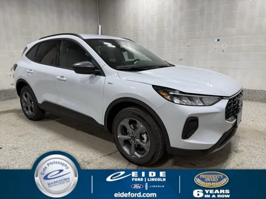 2025 Ford Escape ST-Line photo 1