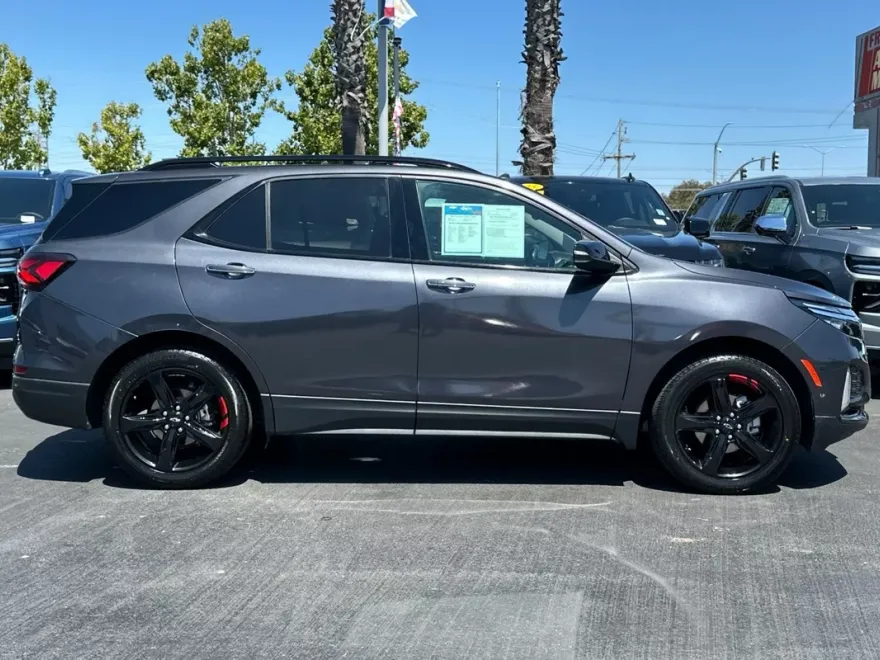 2022 Chevrolet Equinox Premier photo 1