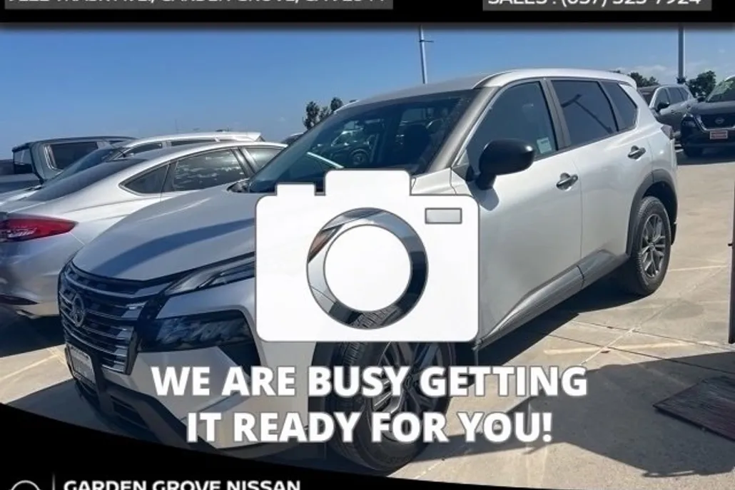 2024 Nissan Rogue photo 1