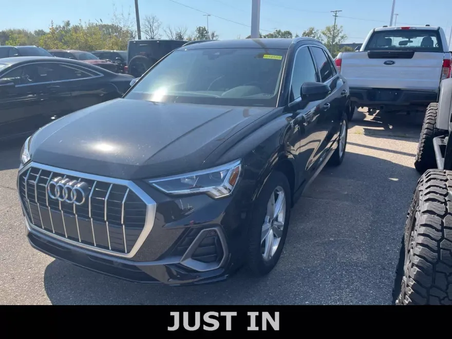 2022 Audi Q3 S line Premium Plus photo 1