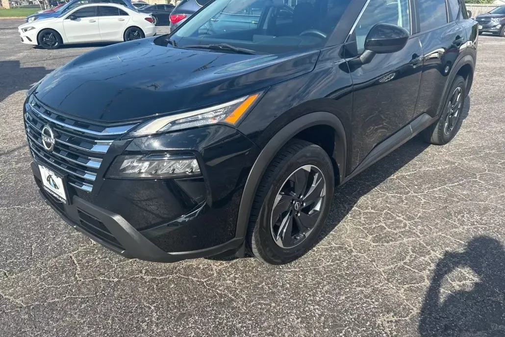 2024 Nissan Rogue SV photo 1