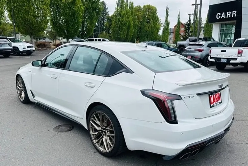 2023 Cadillac CT5 V photo 1