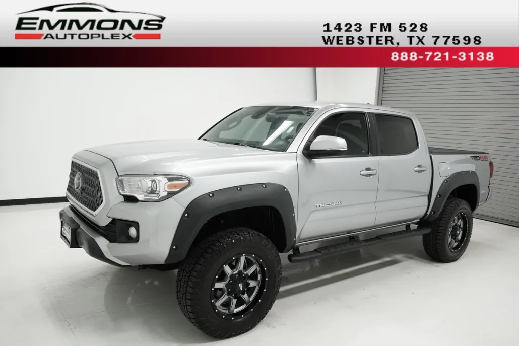 2019 Toyota Tacoma TRD photo 1
