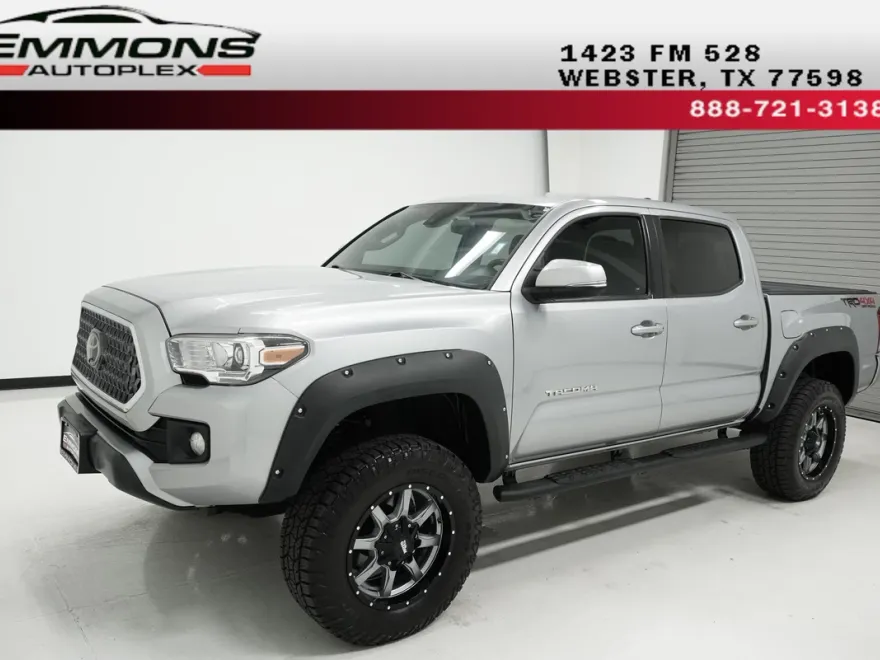 2019 Toyota Tacoma TRD photo 1