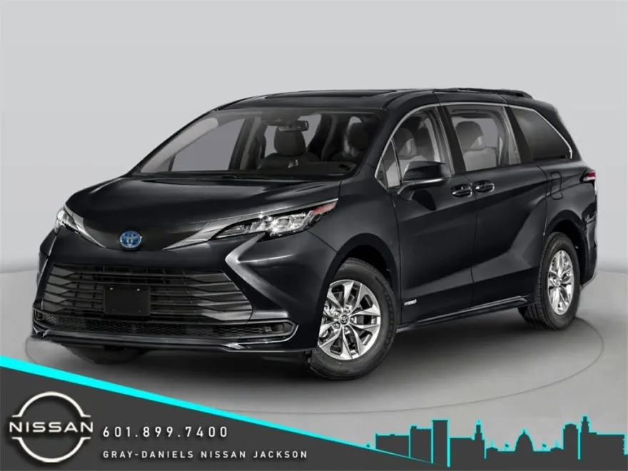 2024 Toyota Sienna XLE photo 1