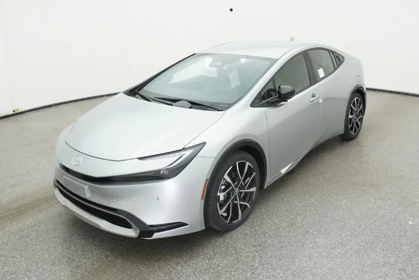 2025 Toyota Prius Plug-in Hybrid XSE photo 1