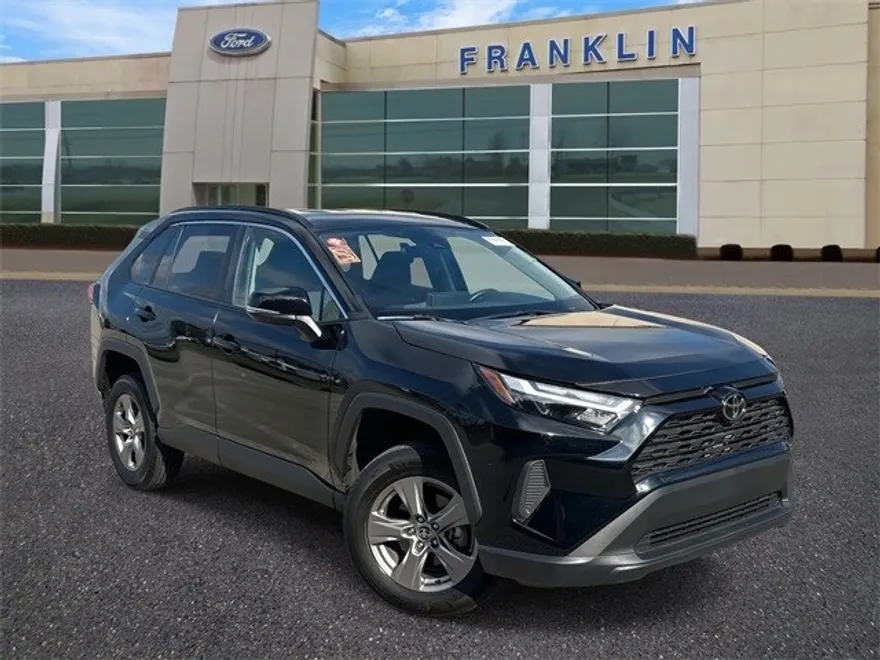 2024 Toyota RAV4 XLE photo 1