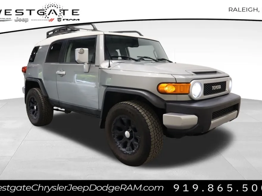 2012 Toyota FJ Cruiser Base photo 1