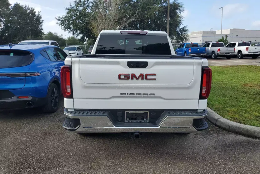 2022 Gmc Sierra 1500 SLT photo 1