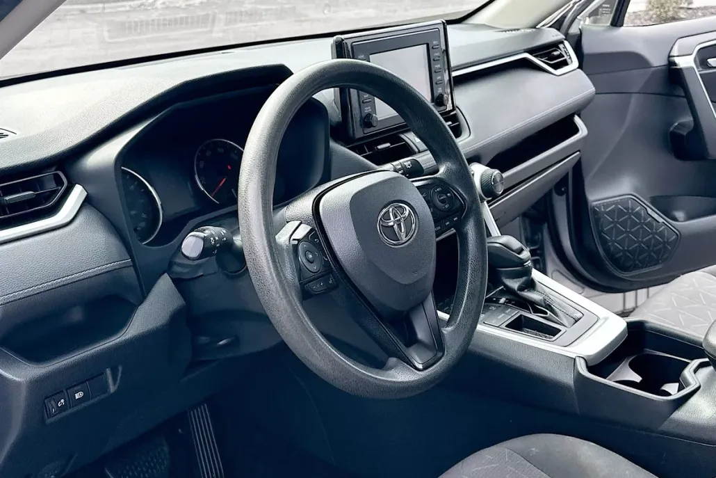 2019 Toyota RAV4 XLE photo 1