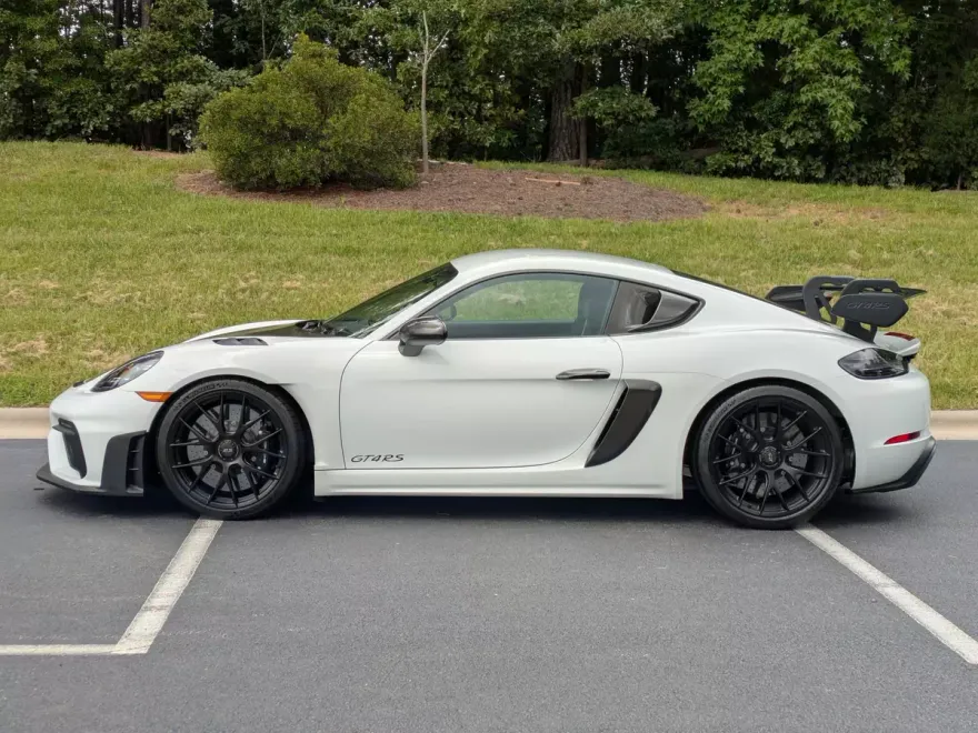 2025 Porsche Cayman GT4 RS photo 1