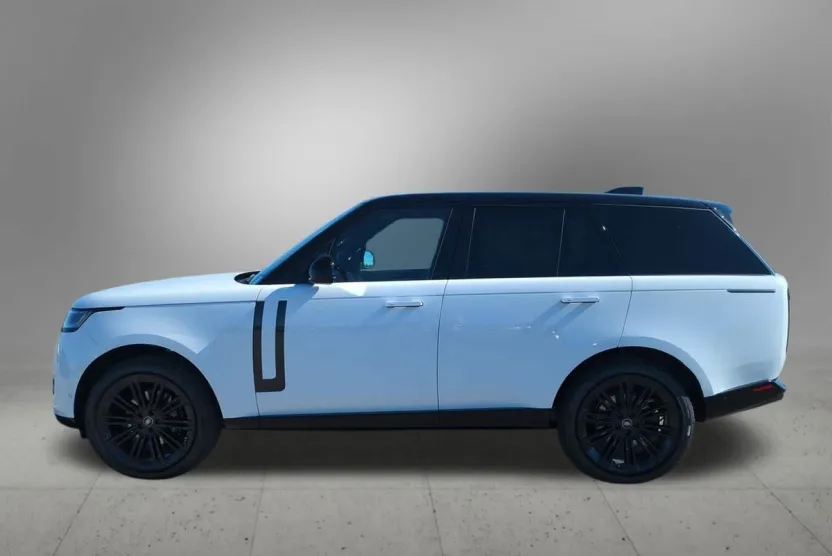 2025 Land Rover Range Rover SE photo 1