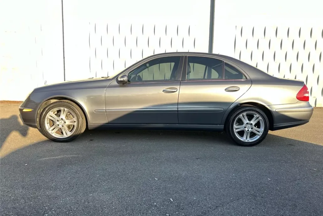 2006 Mercedes Benz E photo 1