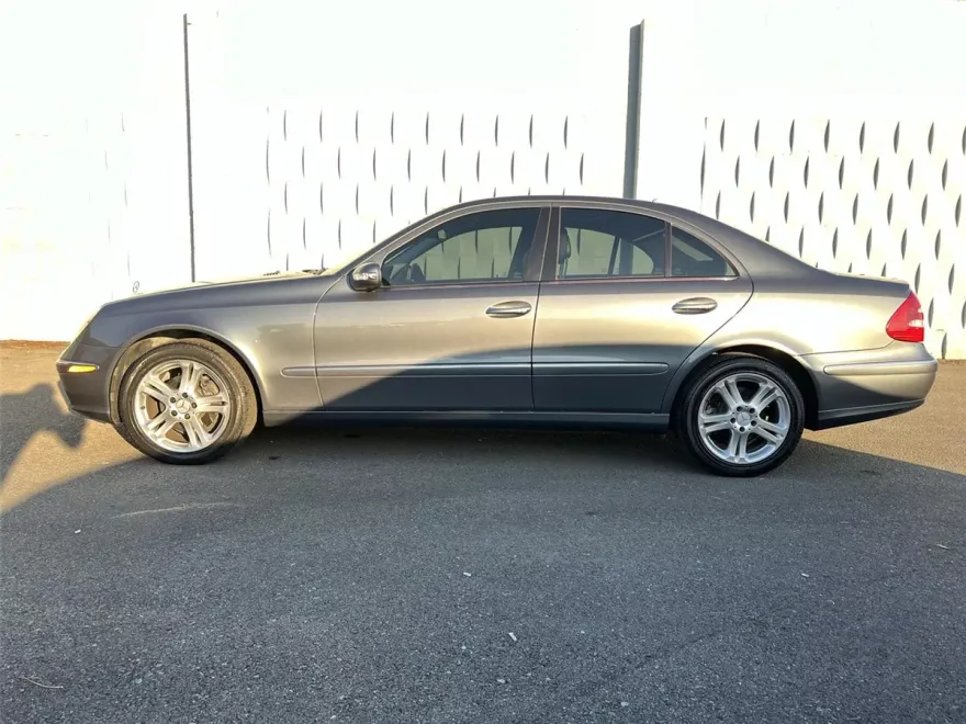2006 Mercedes Benz E photo 1