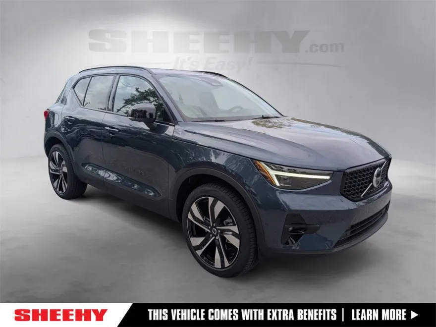 2026 Volvo XC40 AWD photo 1