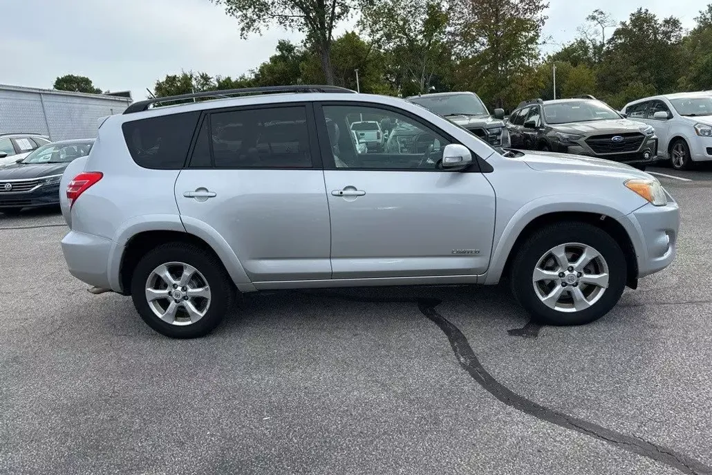 2009 Toyota RAV4 Limited photo 1