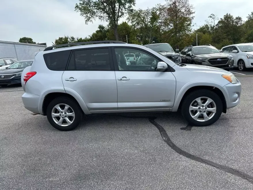 2009 Toyota RAV4 Limited photo 1