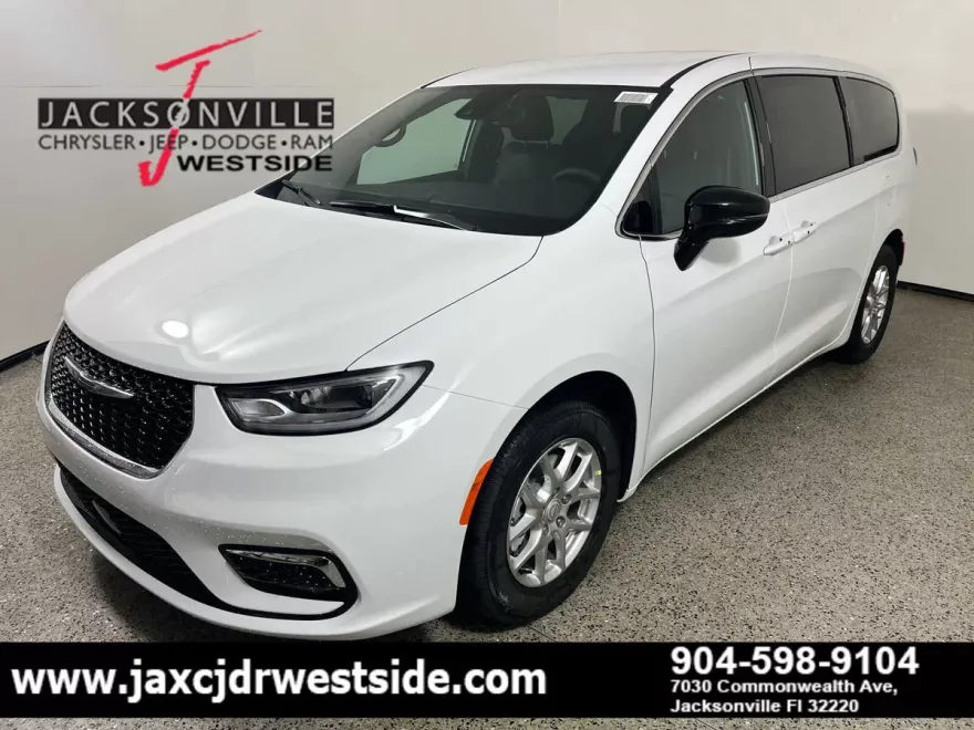 2026 Chrysler Pacifica photo 1