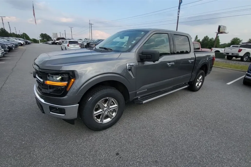 2024 Ford F-150 XLT photo 1