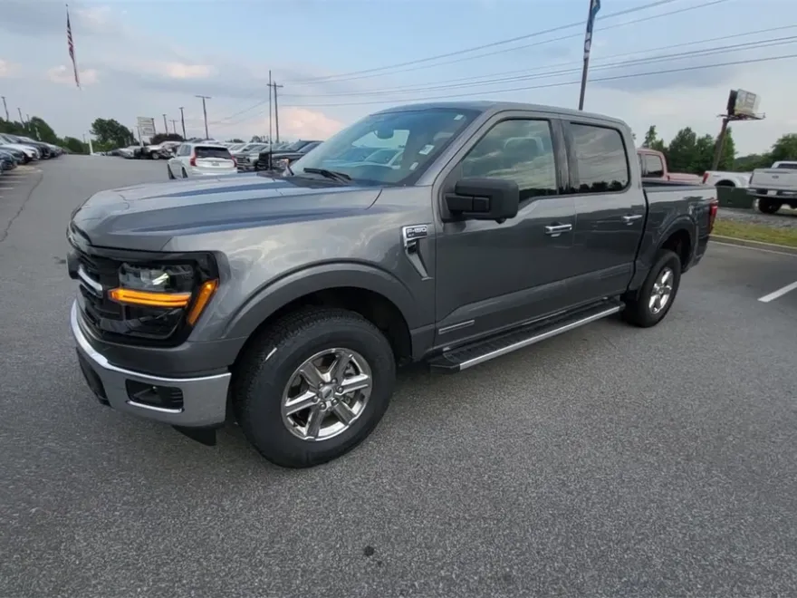 2024 Ford F-150 XLT photo 1