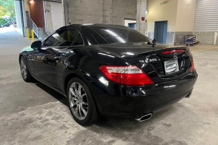 2016 Mercedes Benz SLK 300 photo 1