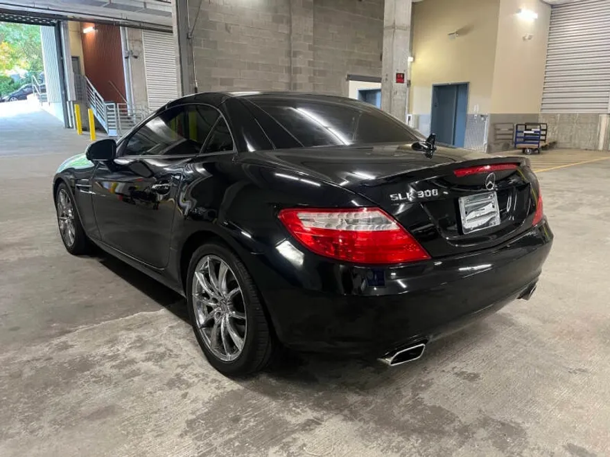 2016 Mercedes Benz SLK 300 photo 1