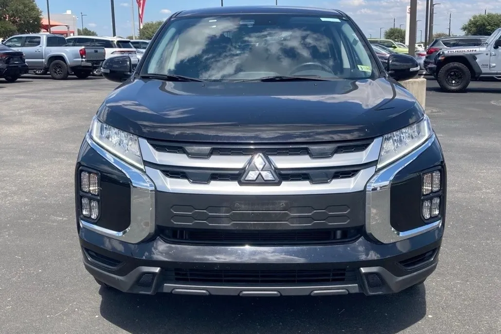 2024 Mitsubishi Outlander Sport SE photo 1