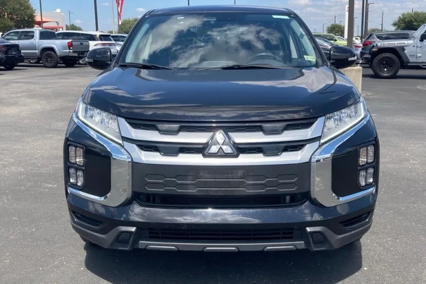 2024 Mitsubishi Outlander Sport SE photo 1