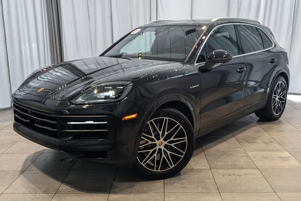2024 Porsche Cayenne E-Hybrid photo 1