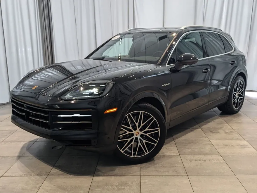 2024 Porsche Cayenne E-Hybrid photo 1