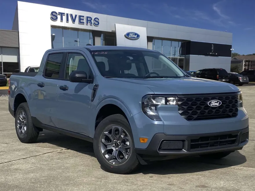 2025 Ford Maverick XLT photo 1