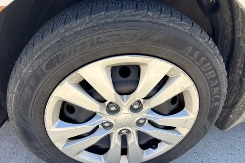 2021 Kia Soul LX photo 1