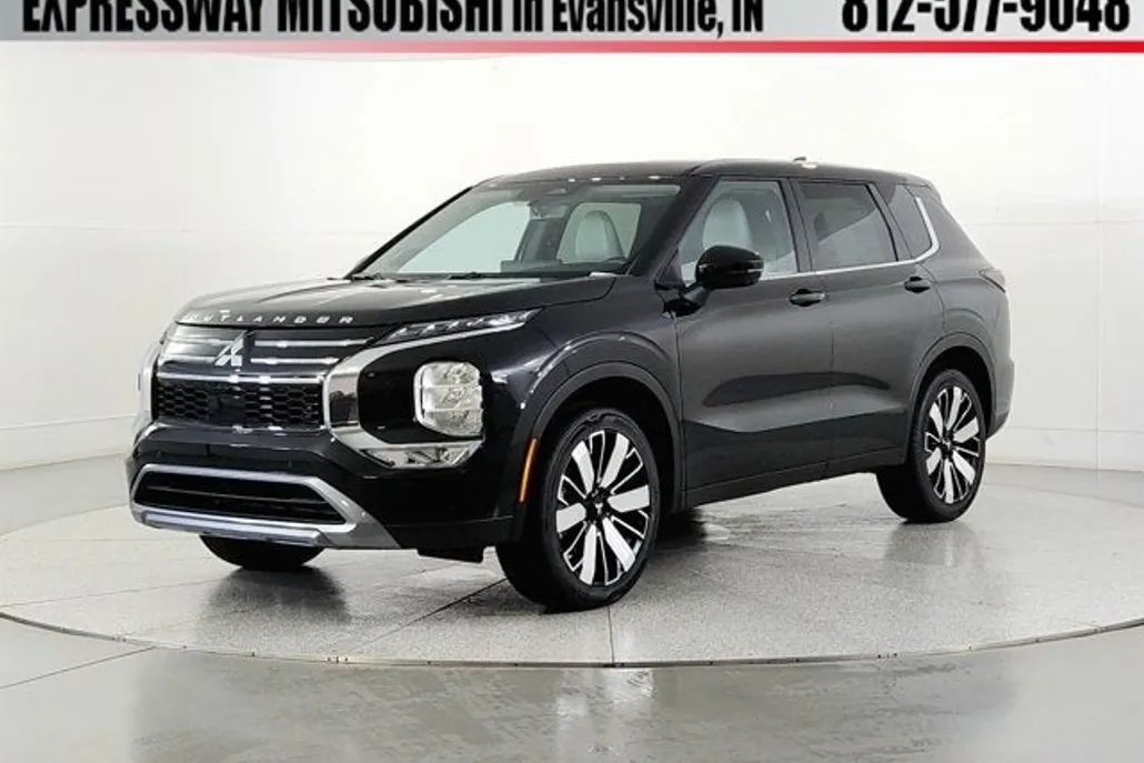 2025 Mitsubishi Outlander SE photo 1